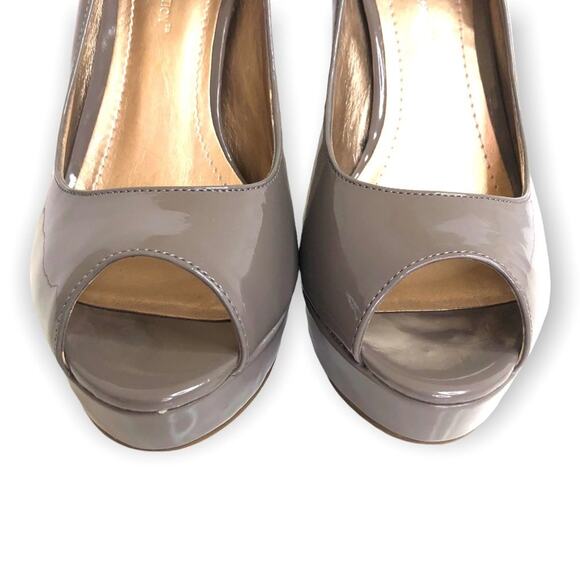 BCBGeneration Jaxx Peep Toe Heel Size 8.5 Taupe Patent Leather Platform Wedding - Picture 4 of 12